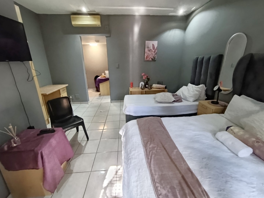 1 Bedroom Property for Sale in Brandwag Free State